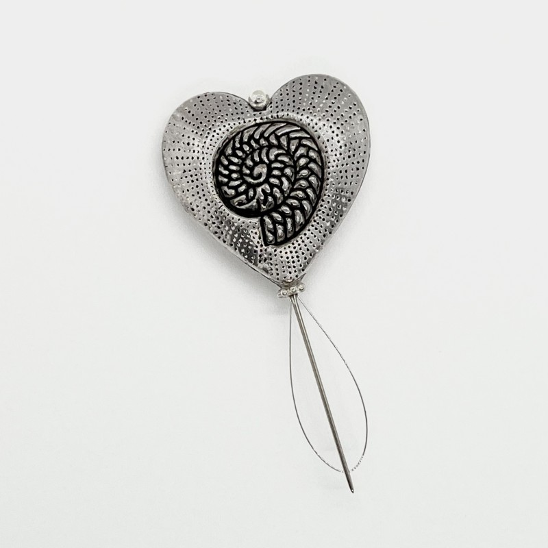Needle Threader - Ammonite Heart - Click Image to Close